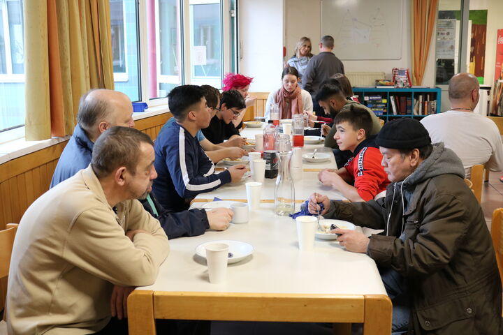 Beim gemeinsamem Essen waren die Strapazen wieder vergessen. (Bild: FSW)