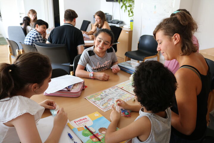 In Kleingruppen wurde an verschiedenen Stationen gelernt