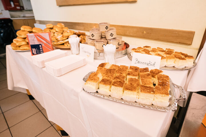 Das Buffet war dank der Spenden ein voller Erfolg. (Bild: Thomas Meyer Photography) Das Buffet war dank der Spenden ein voller Erfolg.