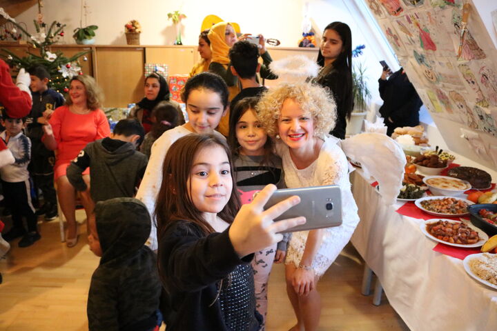 Ein Selfie mit dem Christkind muss sein!