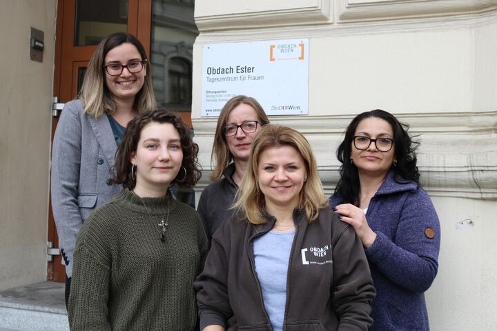 Das Team des Tageszentrum Obdach Ester steht Frauen bei allen Fragen unterstützend zur Seite. (Bild: FSE)