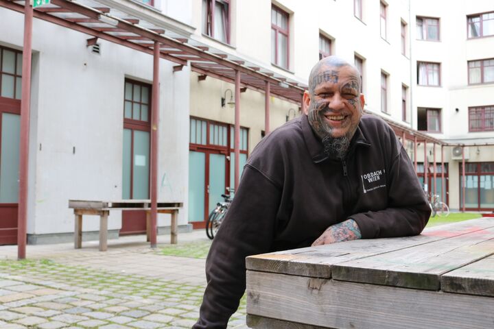 Alexander Sabransky ist Betreuer im Chancenhaus für Familien Obdach Favorita (Bild: FSW)