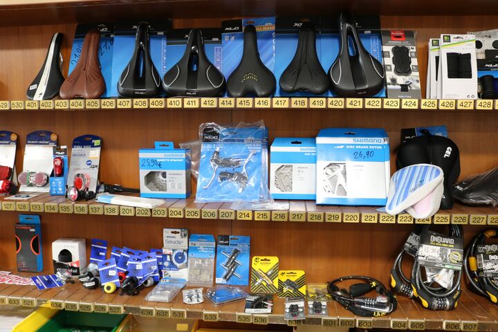 Der Shop ist voll bestückt. (Bild: FSW) Der Shop ist voll bestückt.