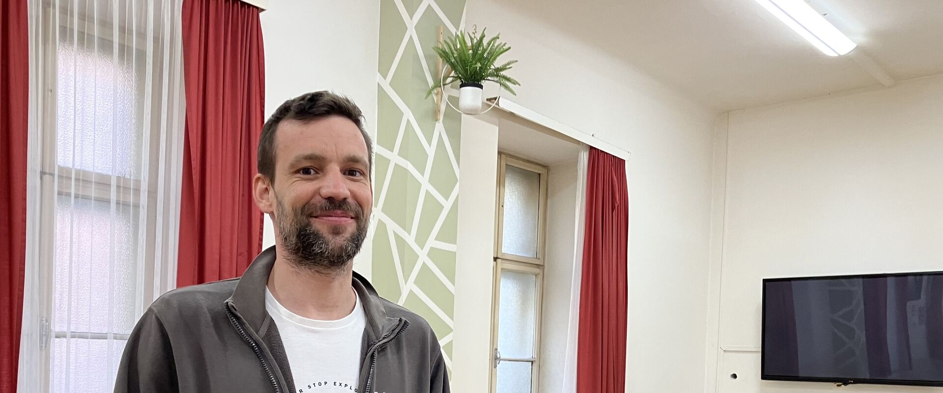 Martin Stadtmann im Gemeinschaftsraum des Chancenhauses.