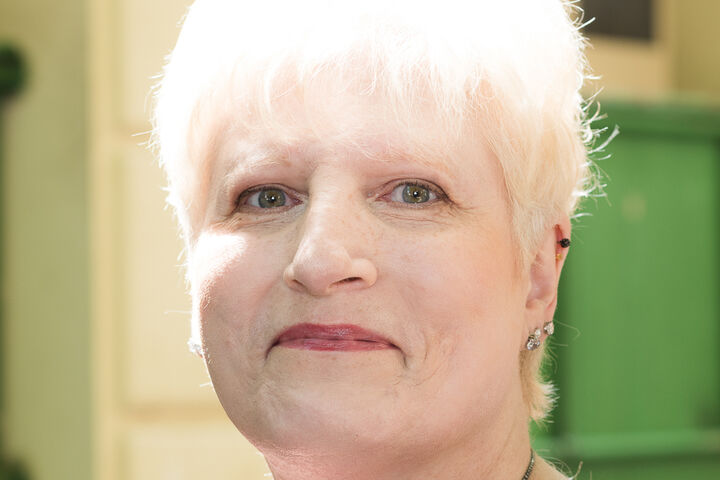 "Ich freue mich auf einen sonnigen Tag, bei dem ich meine schöne neue Frisur präsentieren kann." (Bild: ABLICHTEREI e.U. - Claudia Spieß) "Ich freue mich auf einen sonnigen Tag, bei dem ich meine schöne neue Frisur präsentieren kann." (Bild: ABLICHTEREI e.U. - Claudia Spieß)